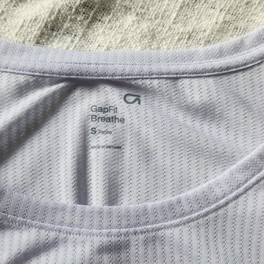 Gapfit Breathe Ruched Side Tank Top in S Petite - Picture 4 of 7